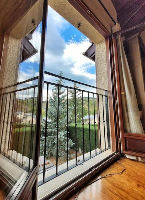 Apartmán Le Nid Du Bouvreuil Angoustrine Exteriér fotografie